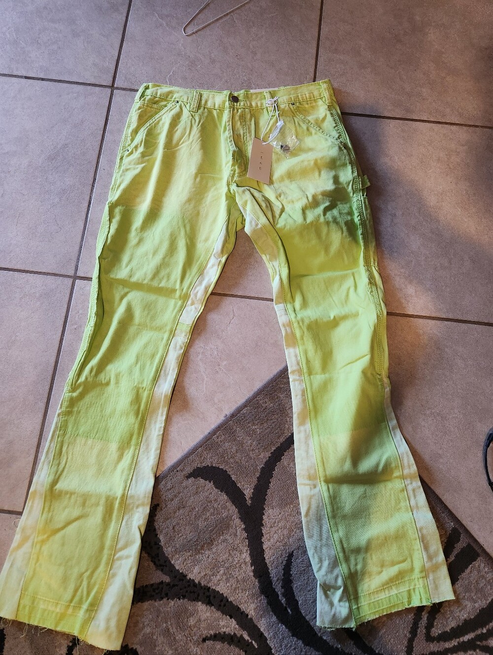 Brand New MNML Bright Green Flare Wide-Leg Jeans Sz 34